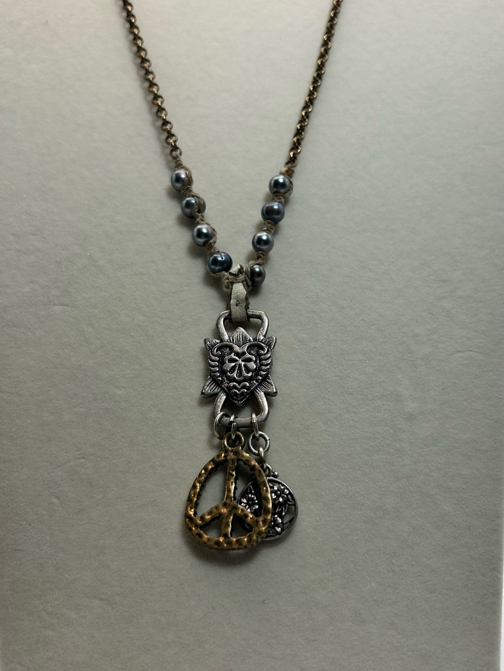 Lucky Brand Vintage Peace Sign Charm Necklace Macrame Beaded Antiqued Bronze 22" - Picture 4 of 15